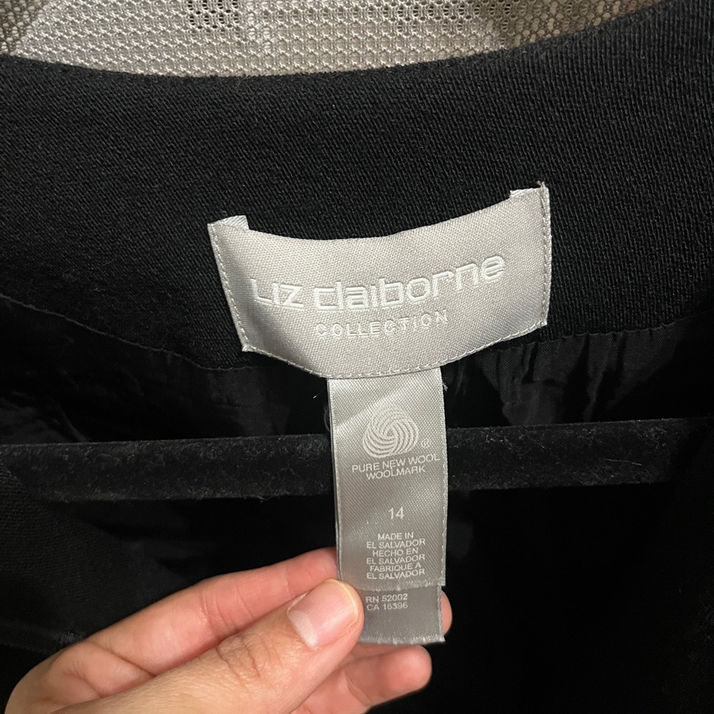 Liz Claiborne Elegant Wool Black Blazer​- Size 14 - Picture 3 of 5
